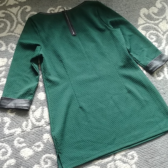 2/$16 CLEO ¾ SLEEVE & SLEEVELESS TOP - Picture 8 of 15